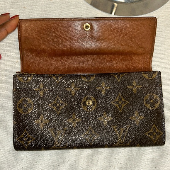 Authentic LOUIS VUITTON Monogram long wallet - Picture 13 of 17